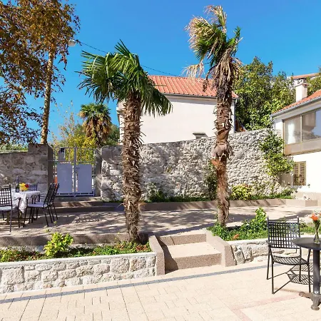 Holiday Mazor - Nov400 By Interhome